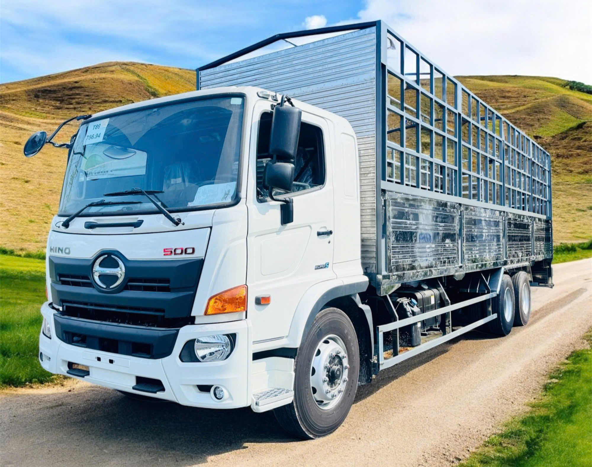 Hino 500 FM 2 cầu thật thùng mui bạt